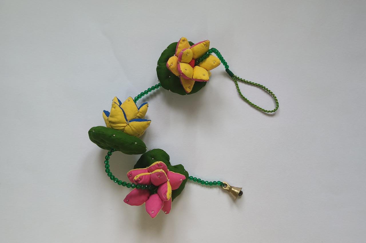 Ss/Lotus Hanging w bell Mobile